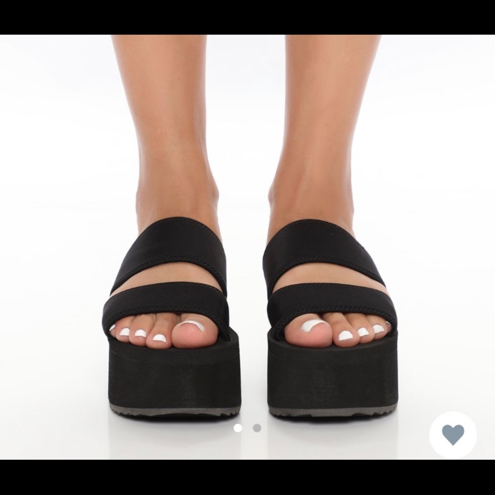 Platform sandals